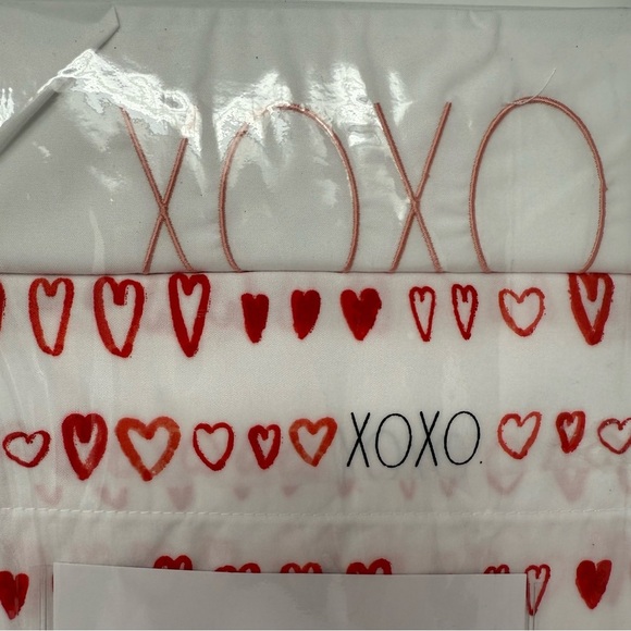 Rae Dunn Sheet Set Embroidered XOXO Pillowcases Valentine's Day Twin Size NWT - Picture 5 of 6